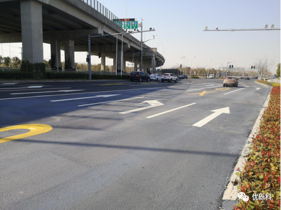 浦东新区申江路半柔性路面